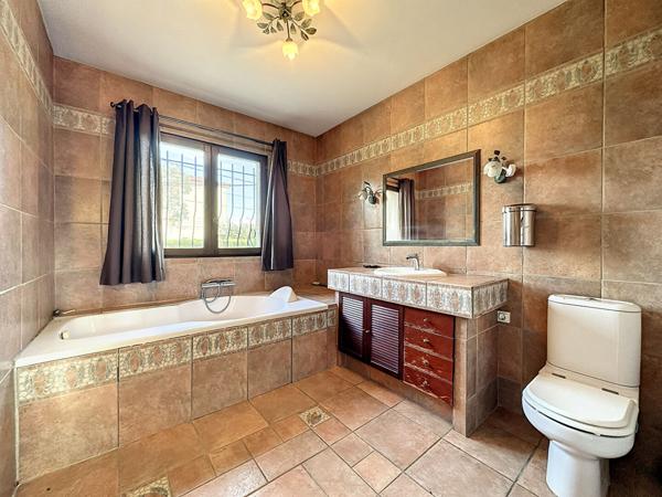 MANDELIEU : Maison individuelle 3ch piscine et garage, SUD