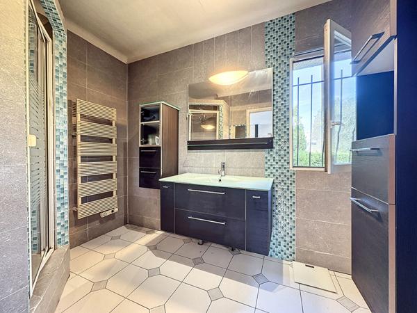 MANDELIEU : Maison individuelle 3ch piscine et garage, SUD