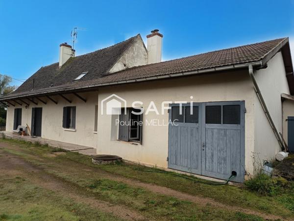 Aux amoureux du calme de la campagne , cette maison  individuelle avec son terrain de plus de 3000 m2 vous séduira . Idéale pour une famille
