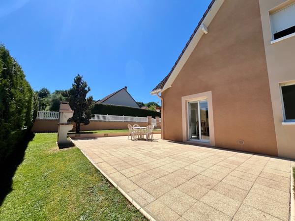 Maison T6 très bien entretenue secteur résidentiel