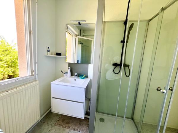 Maison T6 très bien entretenue secteur résidentiel