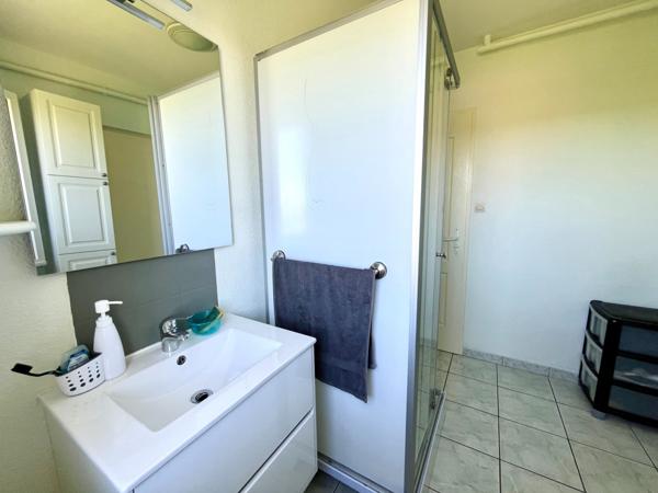 Maison T6 très bien entretenue secteur résidentiel