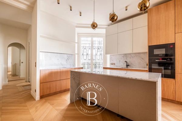 Paris 7ème, Appartement 3 Chambres -  180 m² à vendre