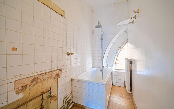 Appartement à vendre    3 pièces • 75 m2 Paris 18