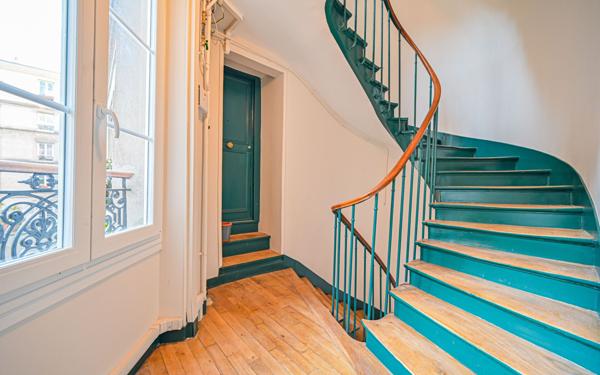 Appartement à vendre    3 pièces • 75 m2 Paris 18