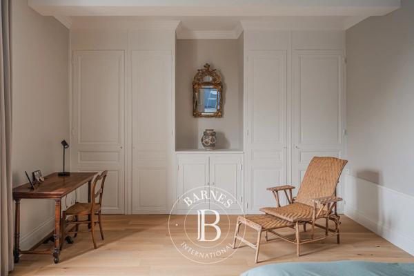 Maubec, Propriété 10 Chambres -  462 m² à vendre