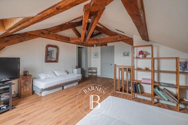 Maubec, Propriété 10 Chambres -  462 m² à vendre