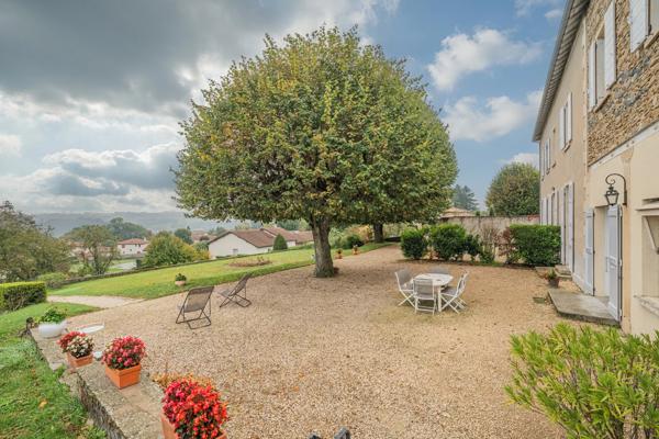 Maubec, Propriété 10 Chambres -  462 m² à vendre