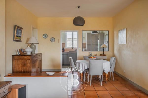 Maubec, Propriété 10 Chambres -  462 m² à vendre