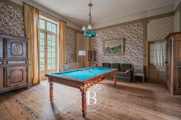Maubec, Propriété 10 Chambres -  462 m² à vendre