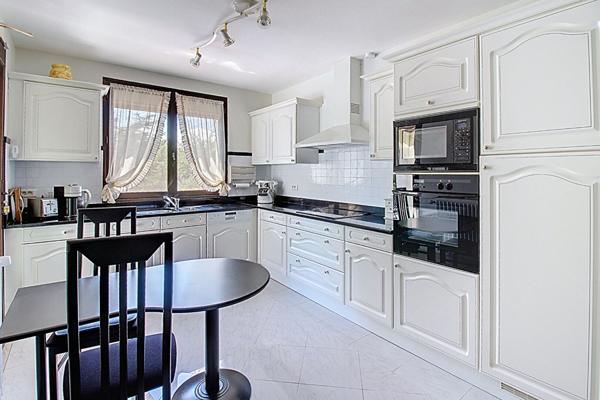 A VENDRE Maison Draguignan 6 pièces 192 m²