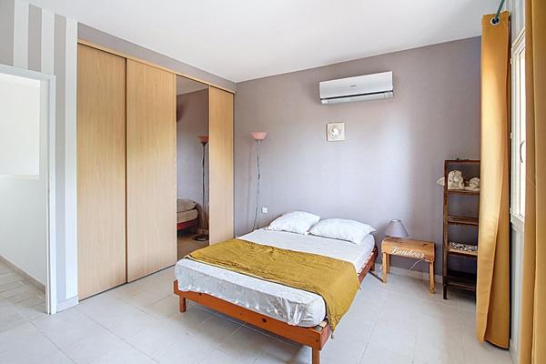 A VENDRE Maison spacieuse avec PISCINE et terrain clos et arboré de 4000m² - Un véritable coup de coeur !