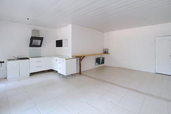 A VENDRE Maison spacieuse avec PISCINE et terrain clos et arboré de 4000m² - Un véritable coup de coeur !