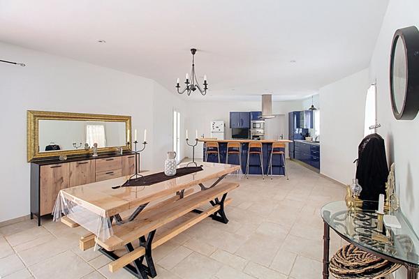 A VENDRE Maison spacieuse avec PISCINE et terrain clos et arboré de 4000m² - Un véritable coup de coeur !