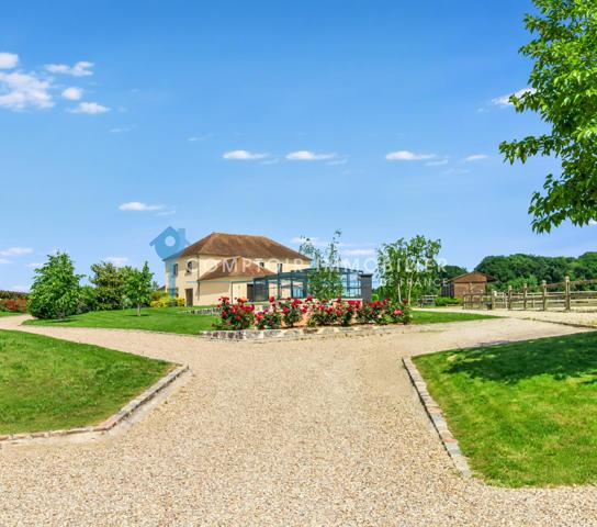Propriete 7 pièce(s) 5 chambre(s) 270 m²
