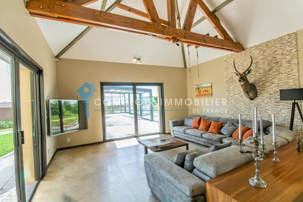 Propriete 7 pièce(s) 5 chambre(s) 270 m²