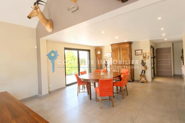 Propriete 7 pièce(s) 5 chambre(s) 270 m²