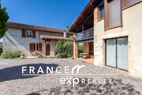 Deux maisons T4 et T3 + grange