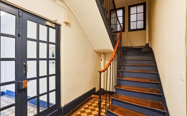 Appartement à vendre    2 pièces • 18,77 m2 Paris 18