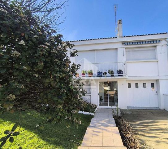 A rénover à  La Rochelle 4 pièce(s) 128.15 m2