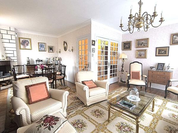 A rénover à  La Rochelle 4 pièce(s) 128.15 m2