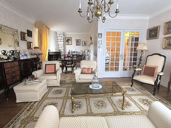 A rénover à  La Rochelle 4 pièce(s) 128.15 m2