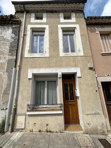 Située à Castelnaudary, à deux pas des commodités et du centre-ville