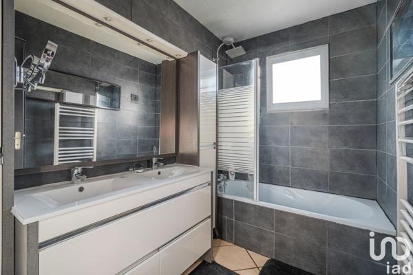 Maison 4 pièces de 80 m² à Tullins (38210)