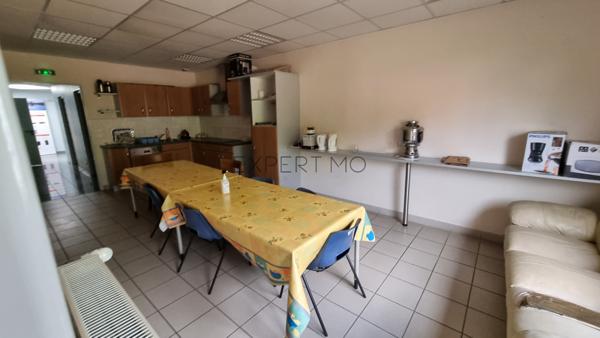 Le Vaudreuil (27100) À LOUER – Bâtiment Industriel 660 m² avec Bureaux et dépôt