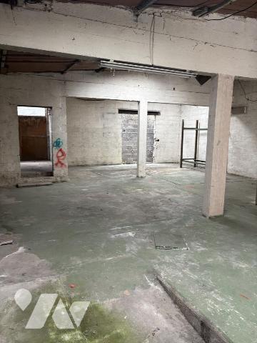 A Oignies, Immeuble à usage mixte, avec habitation et local professionnel