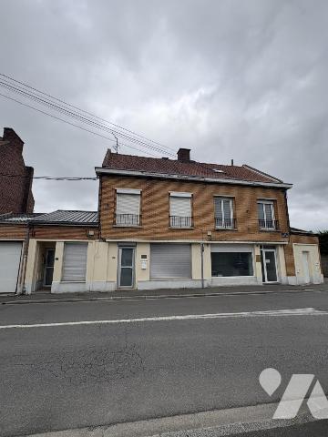 A Oignies, Immeuble à usage mixte, avec habitation et local professionnel