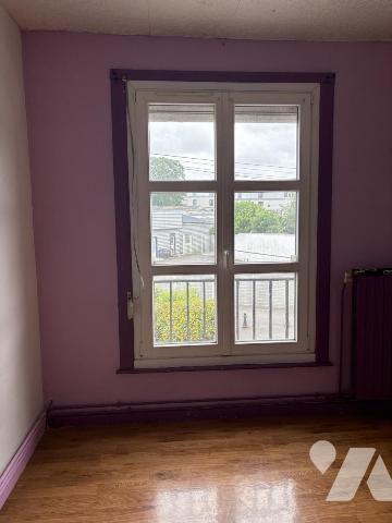 A Oignies, Immeuble à usage mixte, avec habitation et local professionnel