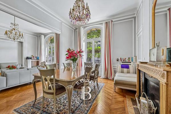 Paris 7ème, Bureau 4 Chambres -  156 m² à vendre