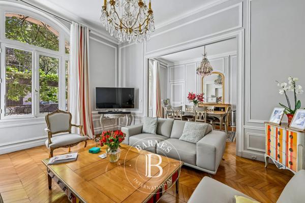 Paris 7ème, Bureau 4 Chambres -  156 m² à vendre