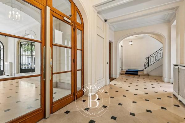 Paris 7ème, Bureau 4 Chambres -  156 m² à vendre