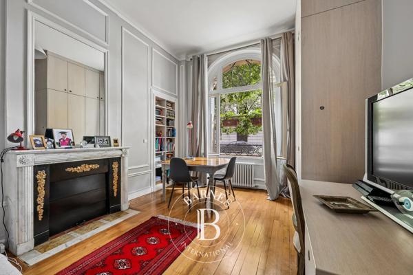 Paris 7ème, Bureau 4 Chambres -  156 m² à vendre