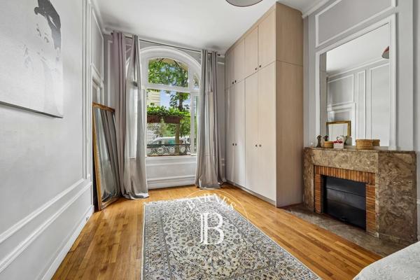 Paris 7ème, Bureau 4 Chambres -  156 m² à vendre