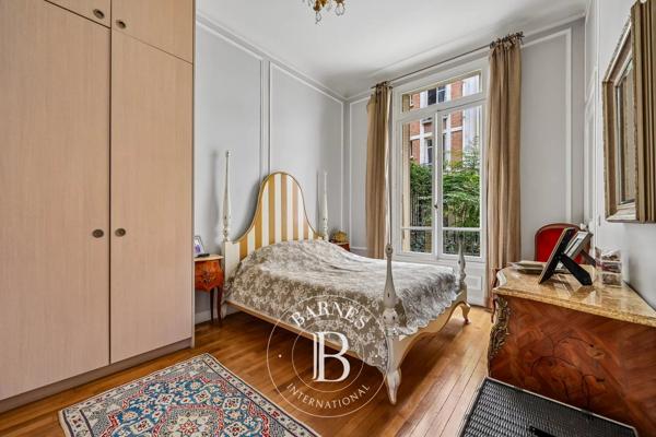 Paris 7ème, Bureau 4 Chambres -  156 m² à vendre