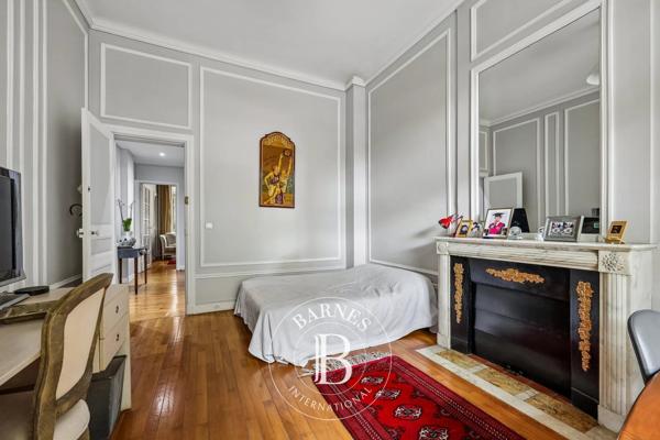 Paris 7ème, Bureau 4 Chambres -  156 m² à vendre