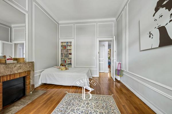 Paris 7ème, Bureau 4 Chambres -  156 m² à vendre
