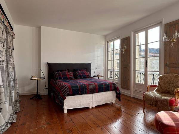 Maison - 10 pièces - 293 m²