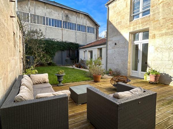 Maison - 10 pièces - 293 m²