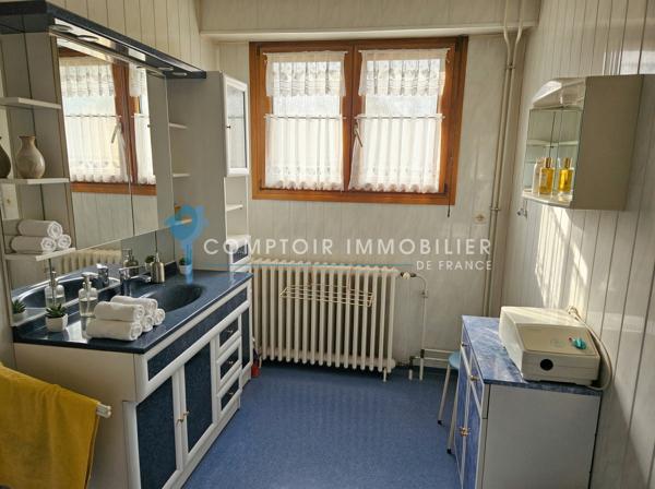 Maison
                                                                                                                                                                                                                                                                                                                        7 pièce(s)                                                                                                                                                                                                          5 chambre(s)                                                                                                                                                                                                          143  m²