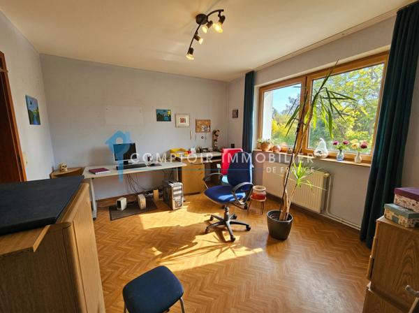 Maison
                                                                                                                                                                                                                                                                                                                        7 pièce(s)                                                                                                                                                                                                          5 chambre(s)                                                                                                                                                                                                          143  m²