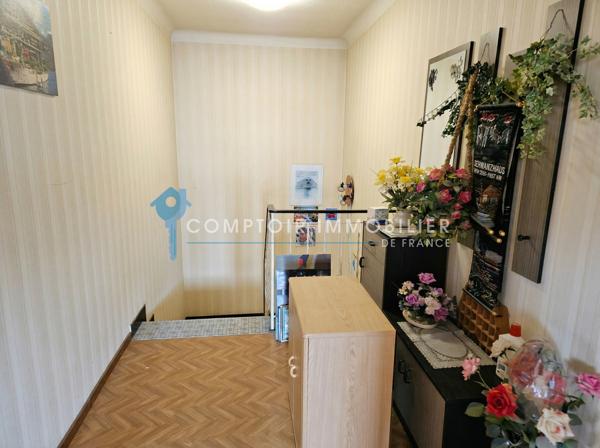 Maison
                                                                                                                                                                                                                                                                                                                        7 pièce(s)                                                                                                                                                                                                          5 chambre(s)                                                                                                                                                                                                          143  m²