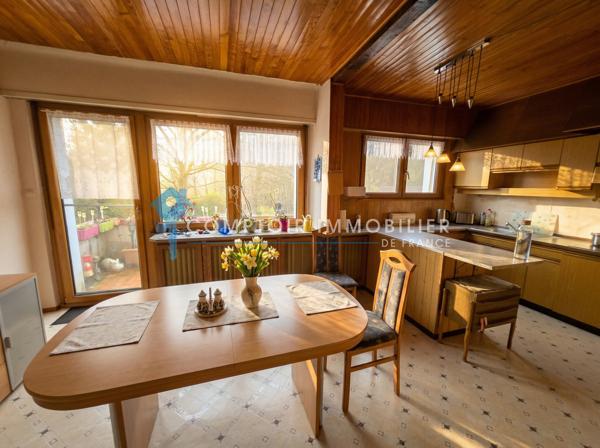 Maison
                                                                                                                                                                                                                                                                                                                        7 pièce(s)                                                                                                                                                                                                          5 chambre(s)                                                                                                                                                                                                          143  m²