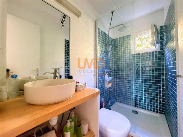 Roquebrune-sur-Argens – Chalet 82 m², 3 chambres et jardin