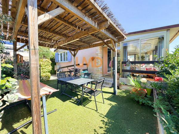 Roquebrune-sur-Argens – Chalet 82 m², 3 chambres et jardin