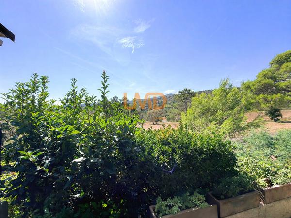 Roquebrune-sur-Argens – Chalet 82 m², 3 chambres et jardin