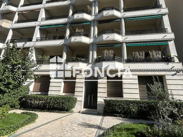 À vendre Appartement 3 pièces 101.17 m² - Marseille 13008